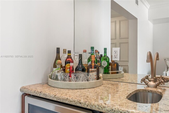 Building Photo - 17875 Collins Ave