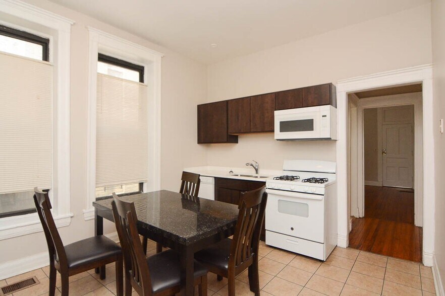 Primary Photo - 1409 W Erie St