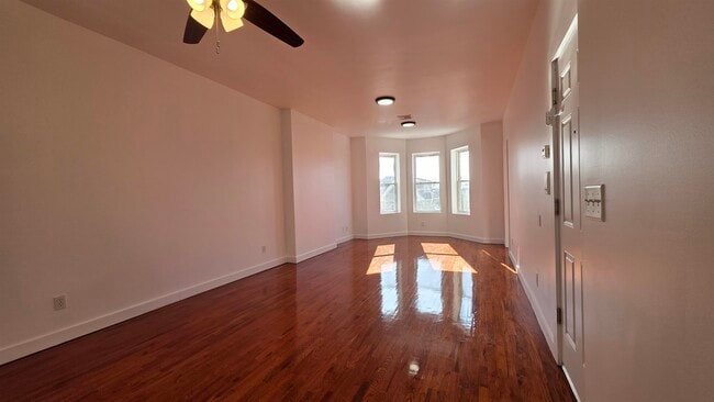 Building Photo - 6 50th St