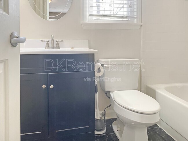 Building Photo - 860 Crab Orchard Dr