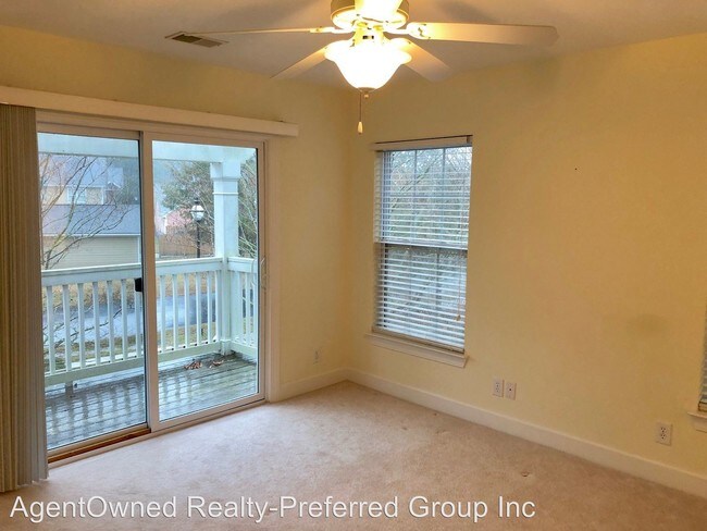 Building Photo - 3 br, 2.5 bath House - 2932 Sugarberry Ln