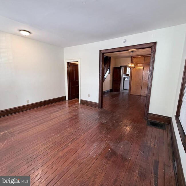 Building Photo - 235 Park Ave