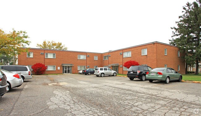Building Photo - Hilltop Apartments