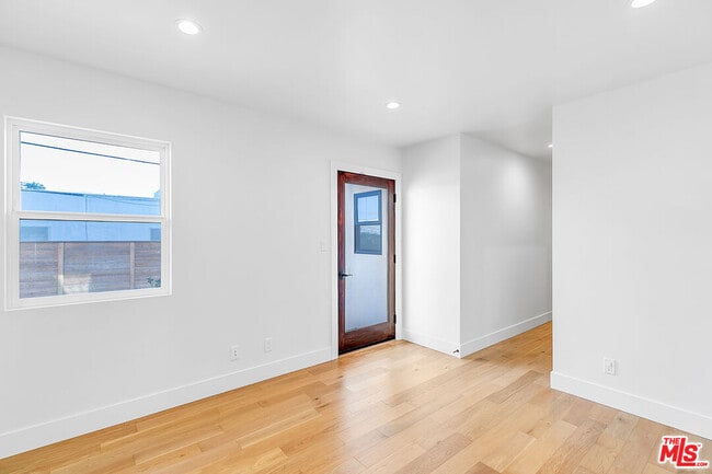 Building Photo - 3062 Field Ave