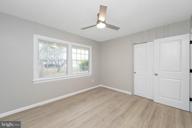 Building Photo - 2 S Sunset Rd