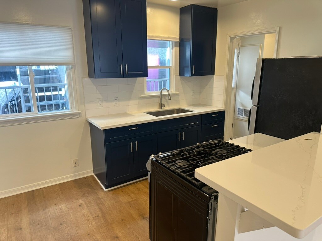 Building Photo - 436 Rosecrans Ave