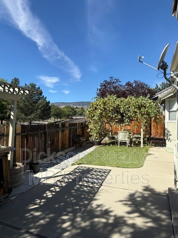 Building Photo - 994 Wheatland Ct