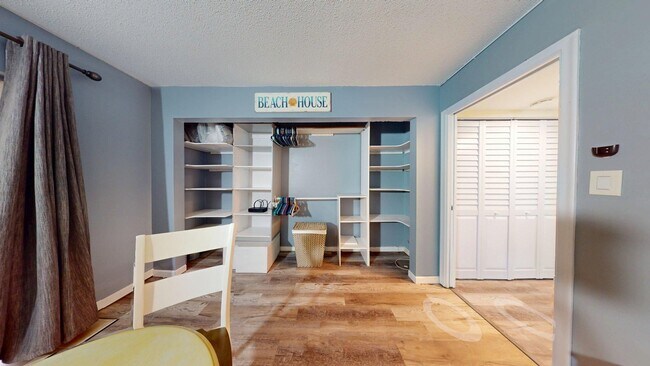 Building Photo - 1 BR 1.5  BEACH-THEMED ABODE- Century Vill...