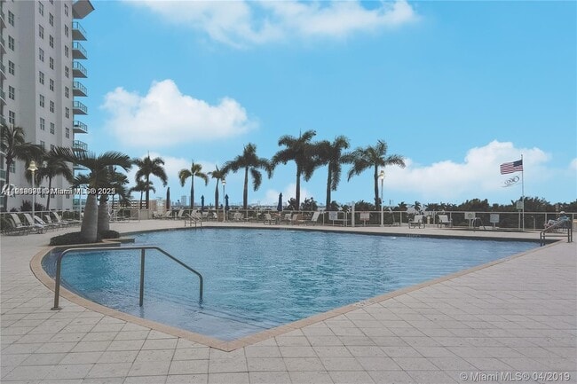 Building Photo - 7900 Harbor Island Dr