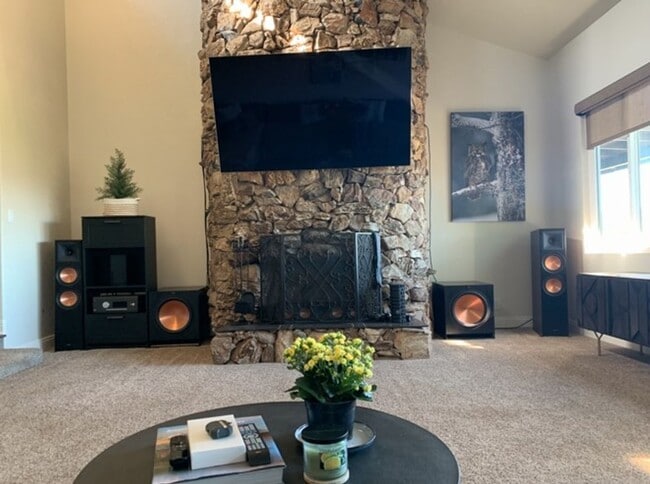 Building Photo - GORGEOUS 3/2.5 Bath Remodeled Home with Stunning Views in Alpine