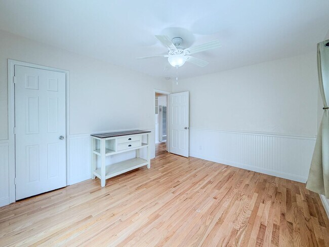 Building Photo - Hollywood Beach | 3 Bedroom + 2 Bathroom H...