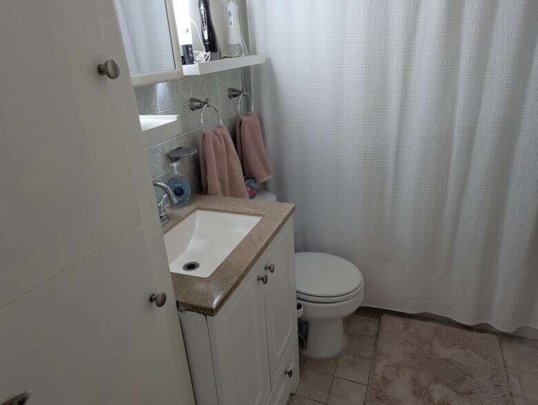 Bathroom - 309 W Main St