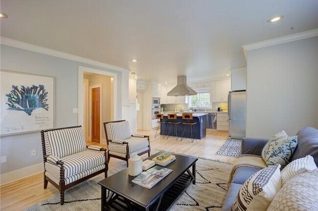 Building Photo - Magnolia Home