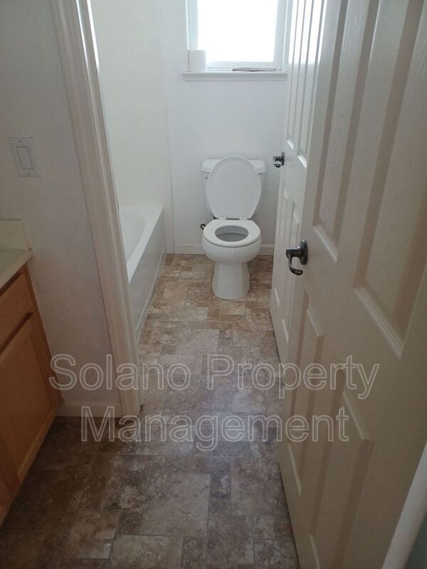 Building Photo - 213 Moscato Ct