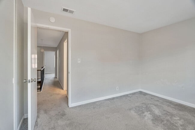 Building Photo - 2 Story Townhome