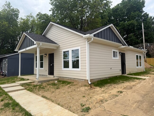Building Photo - 4231 Wanatah St