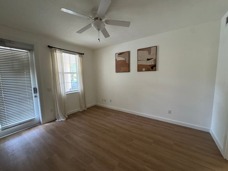 Building Photo - 11841 Nautica Dr