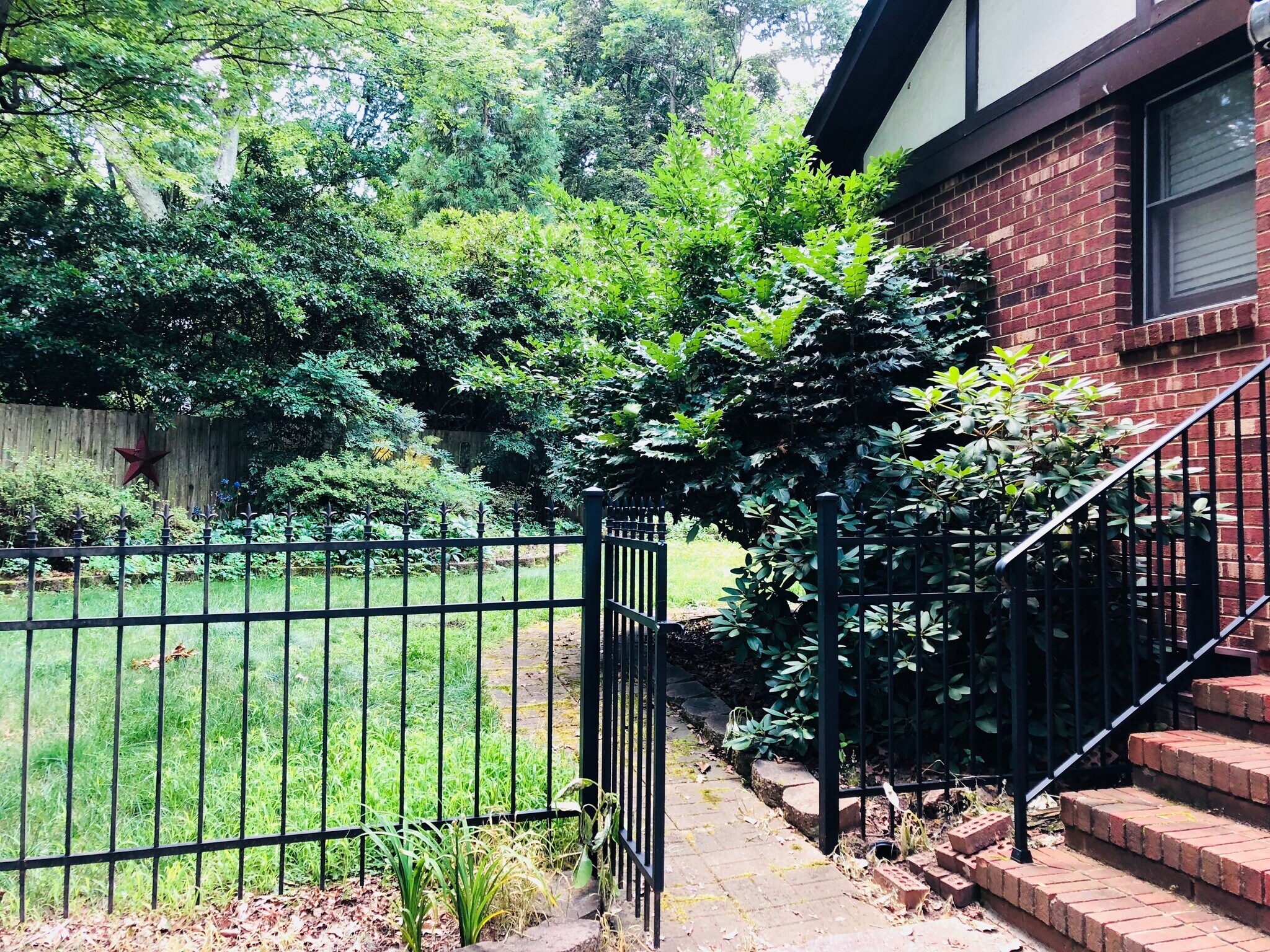 Gated entrance to the backyard just off the side entrance and driveway. - 3 Tyrol Ct