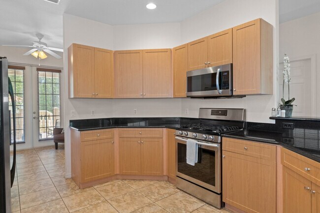 Building Photo - 4765 S Amstel Dr