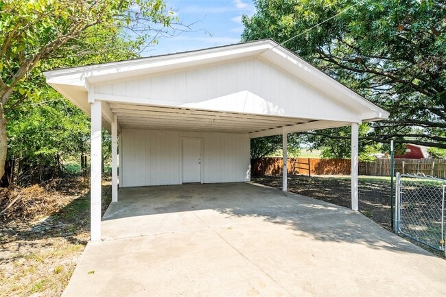 Building Photo - 810 S Western Hls Dr