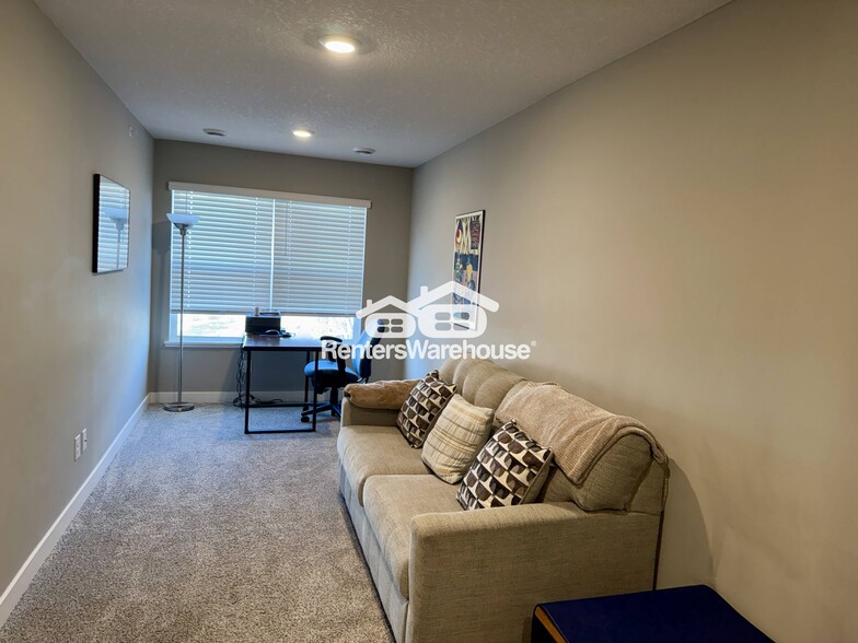 Building Photo - 8807 Granite Cir
