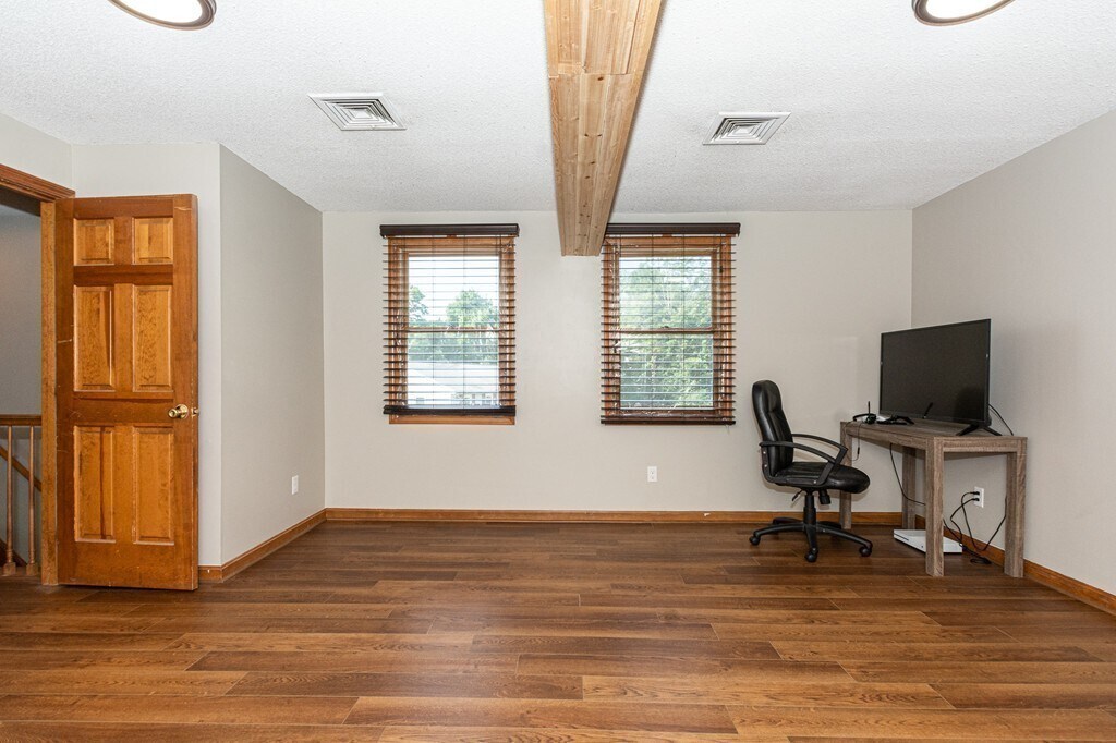 Building Photo - 52 Huntoon Ave