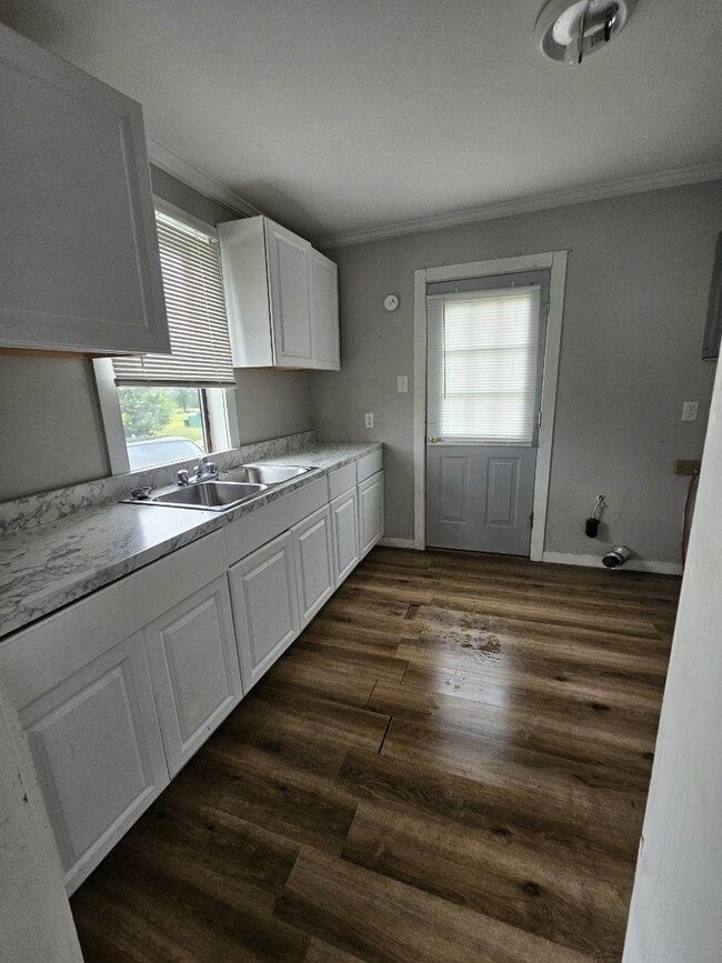 Building Photo - 107 Drive 980