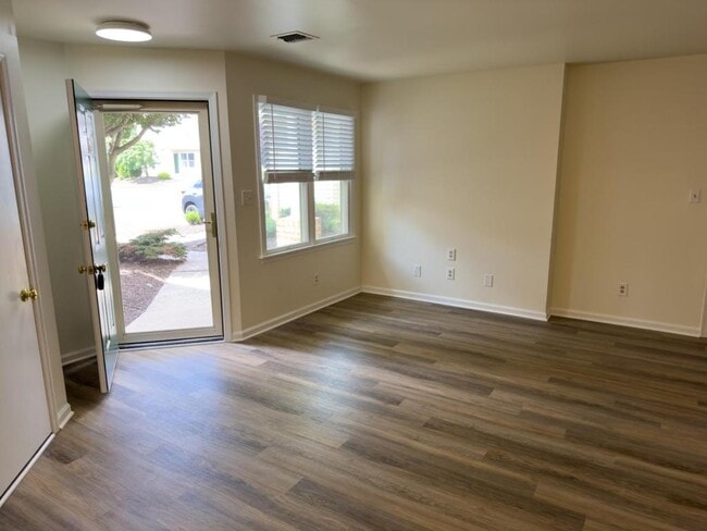 Building Photo - 7276- Sauerkraut Ln