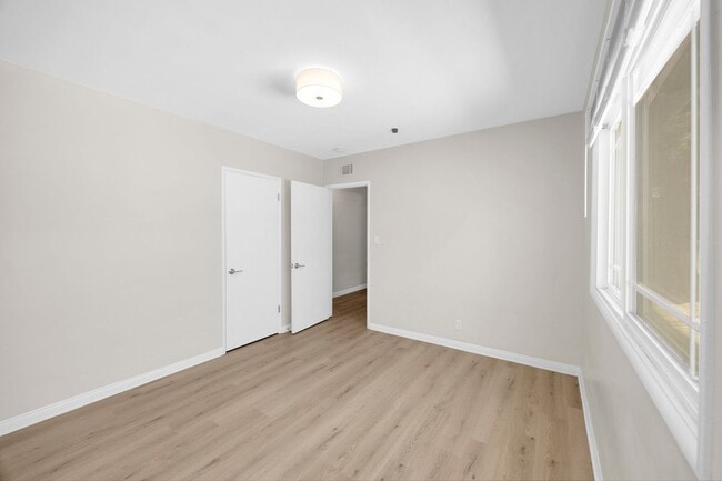 Building Photo - 3 Bedroom and 2 Bathroom Home – Close to C...