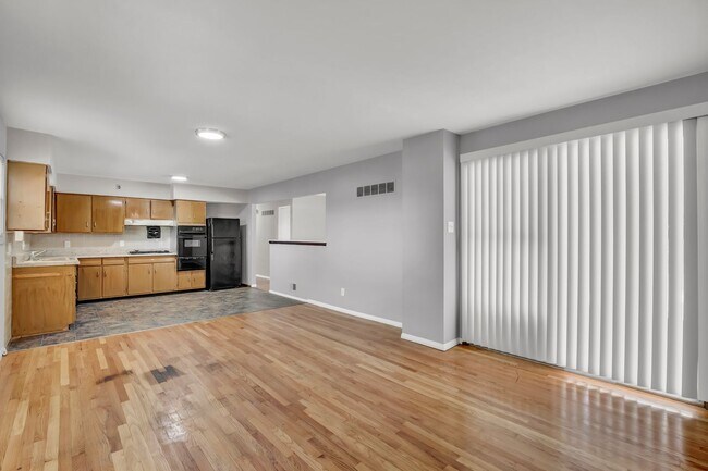 Building Photo - Spacious Single Family Home In Florissant with a Walk Out Basement!!