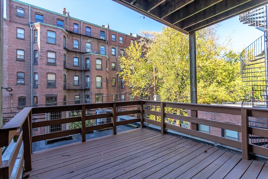 Building Photo - 59 Hemenway St