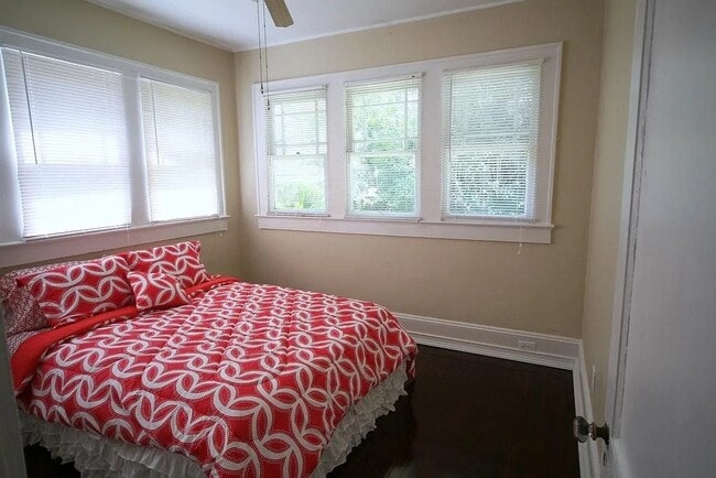 Building Photo - 4718 Ramona Blvd