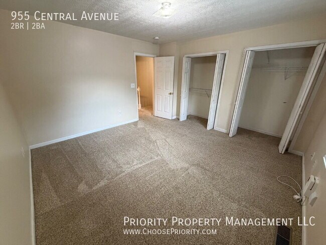Building Photo - 955 Central Ave