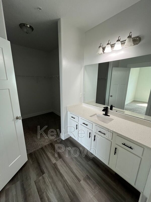 Building Photo - 681 N 380 W