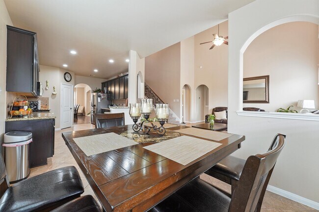 Building Photo - 1239 Maple Ace Dr