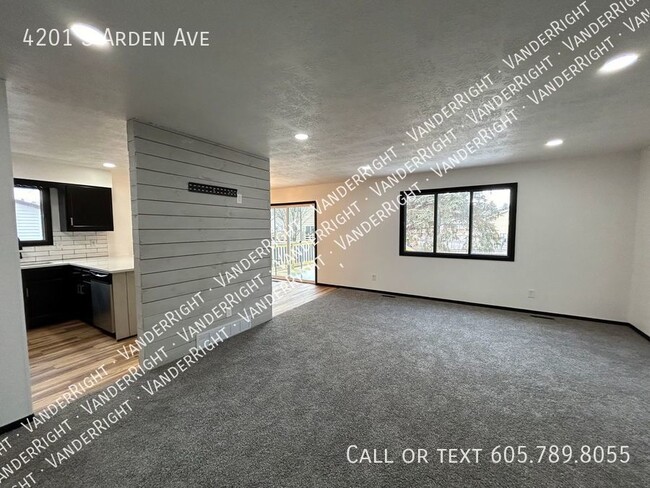 Building Photo - 4201 S Arden Ave
