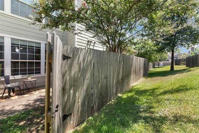 Building Photo - 2632 Century Park Blvd