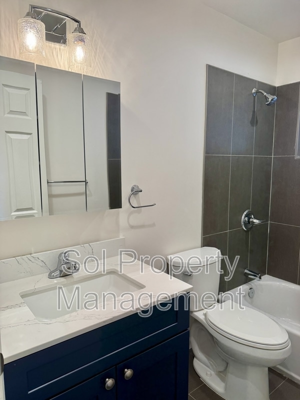 Building Photo - 1053 W Hamilton Ave