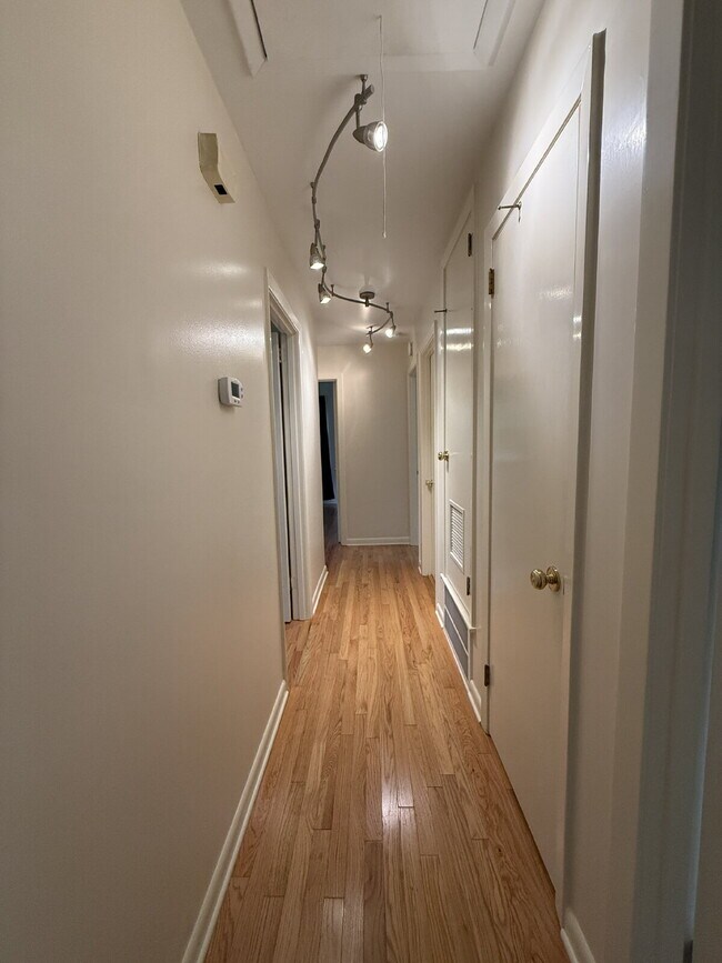 Building Photo - Modern Comforts with Granite & Hardwood Finishes!" 3 Bedroom 2 bath home.