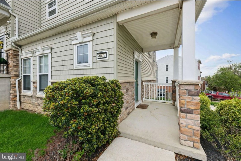 Building Photo - 401 Woodcrest Dr SE