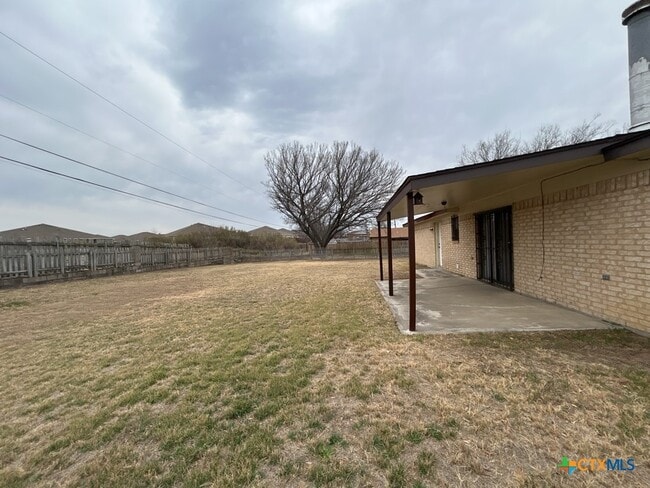 Building Photo - 3422 Chisholm Trail