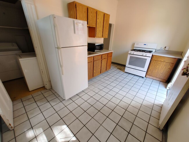 Building Photo - Freshly updated 2 bed/1 bath Close to Wexner Medical Center