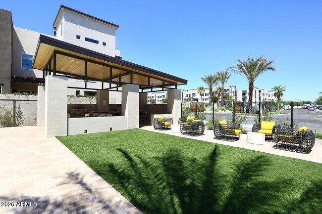 Building Photo - 6931 E Orion Dr