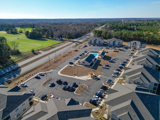 Building Photo - The Groves at 421 *Move In Special*