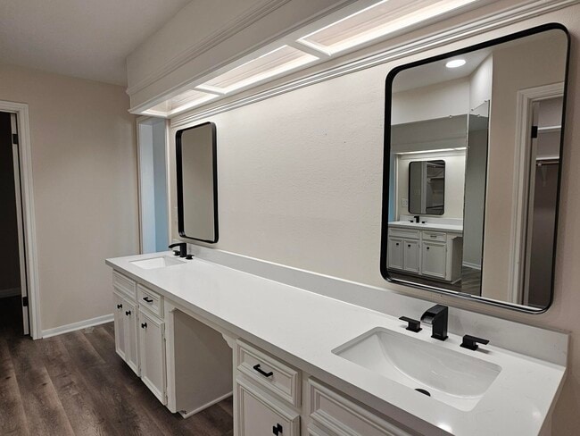 Building Photo - 16627 Aldenham Pl