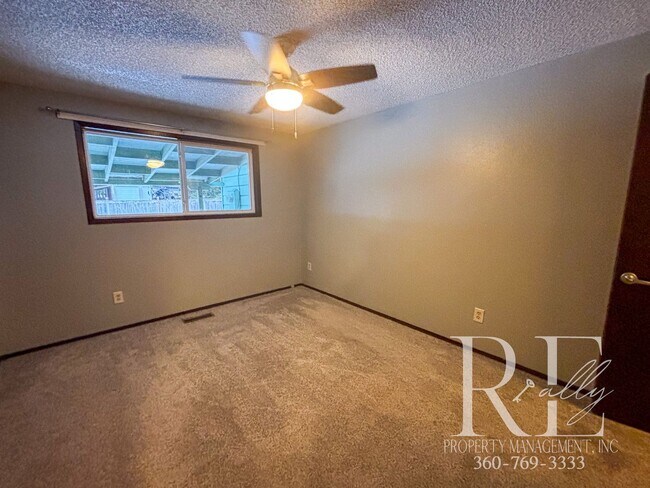 Building Photo - Cozy 3-Bedroom Home in Desirable Poulsbo Neighborhood