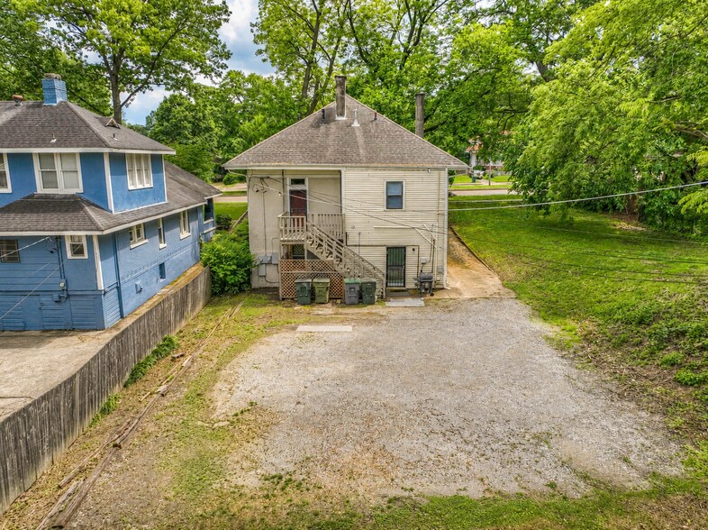 Building Photo - 1524 N Parkway
