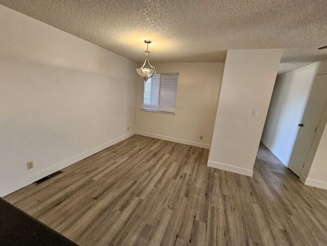 Building Photo - 3 Bedroom 2 Bath 2 Car Garage home in the ...