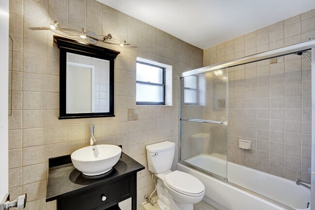 Building Photo - 20977 Country Creek Dr
