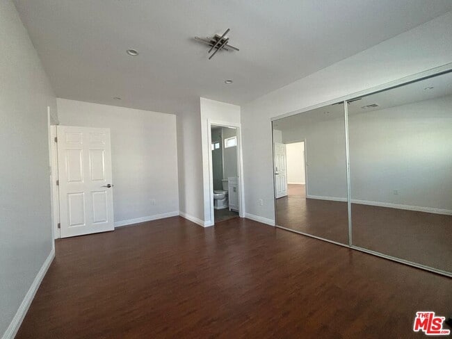 Building Photo - 6537 Teesdale Ave